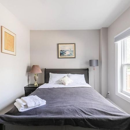 Modern House Newly Furnished 3 Mins Drive To Fall ナイアガラ・フォールズ エクステリア 写真