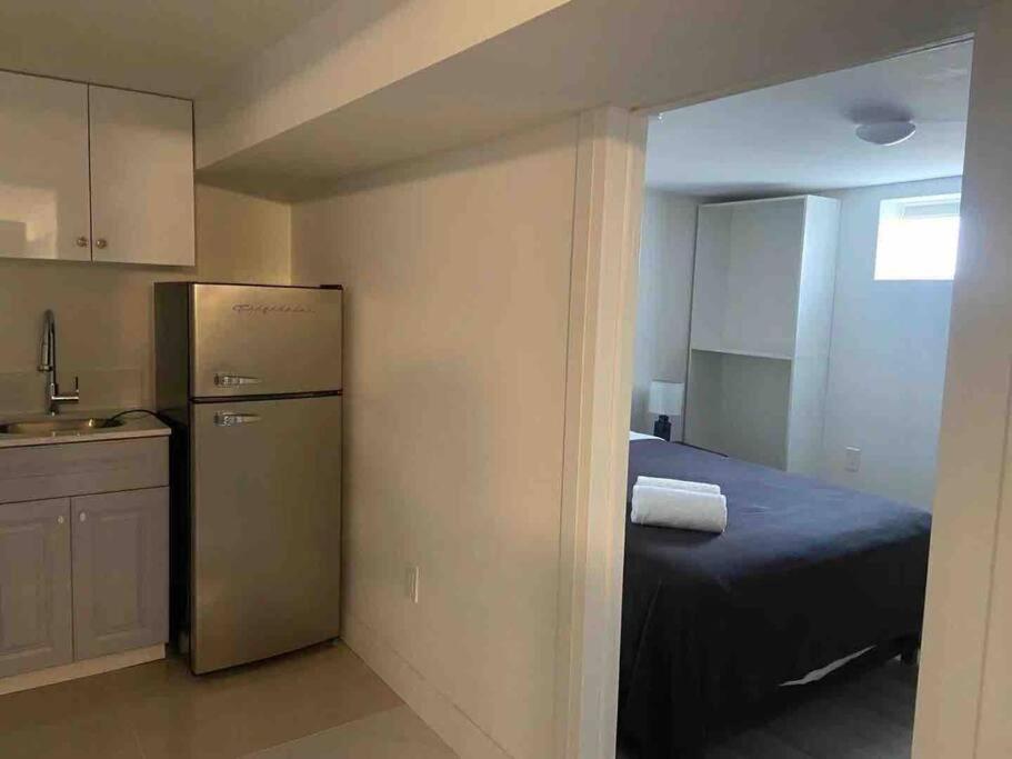 Modern House Newly Furnished 3 Mins Drive To Fall ナイアガラ・フォールズ エクステリア 写真