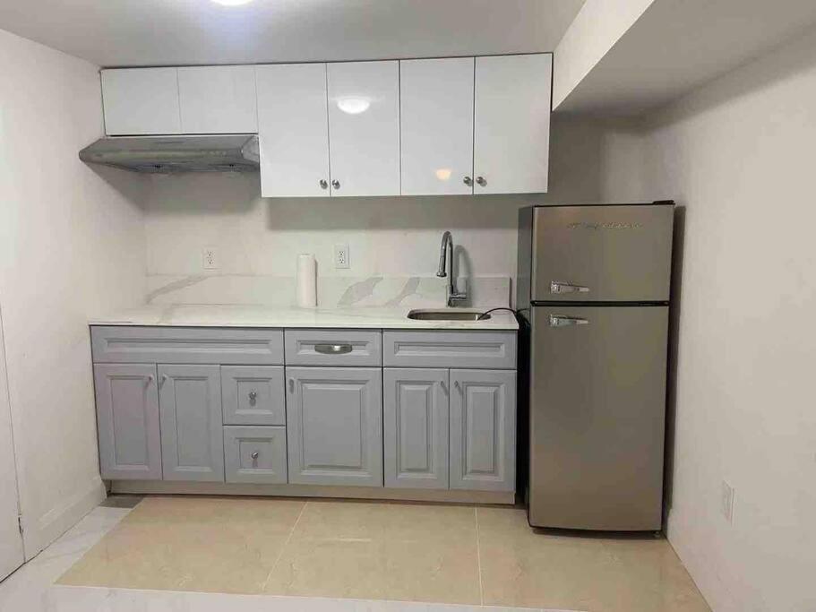 Modern House Newly Furnished 3 Mins Drive To Fall ナイアガラ・フォールズ エクステリア 写真