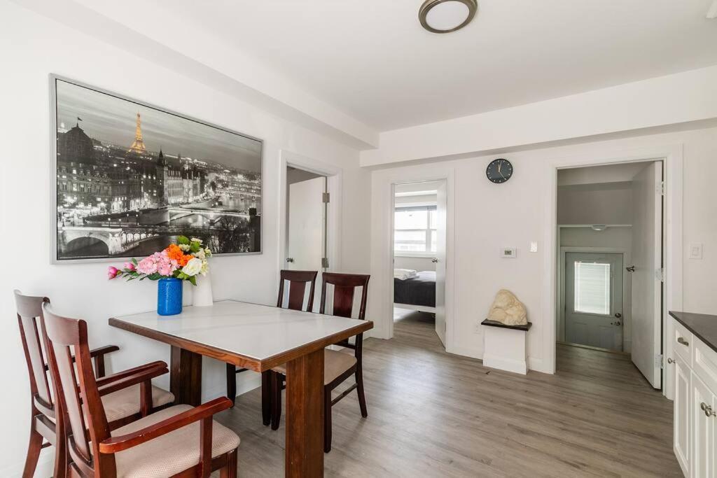 Modern House Newly Furnished 3 Mins Drive To Fall ナイアガラ・フォールズ エクステリア 写真